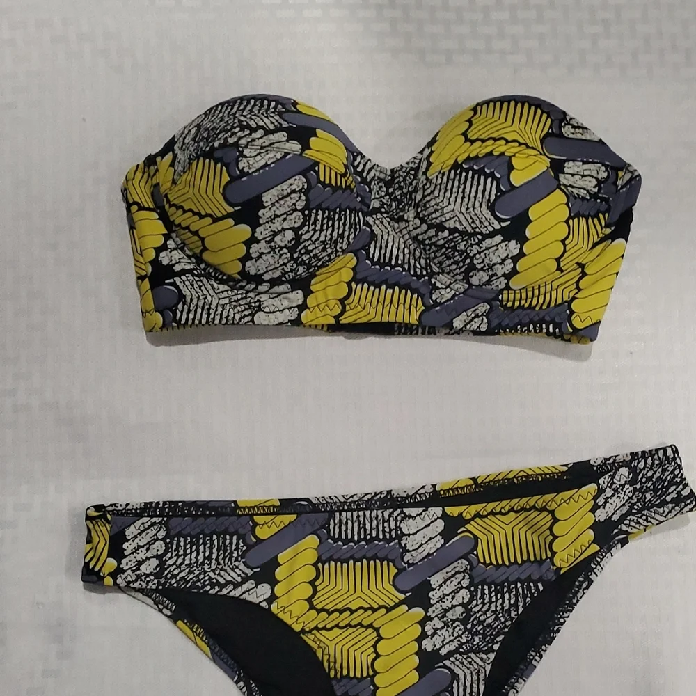 Red Carter Yellow and Black Strapless Bikini with Geometric Pattern - Picture 2 of 12